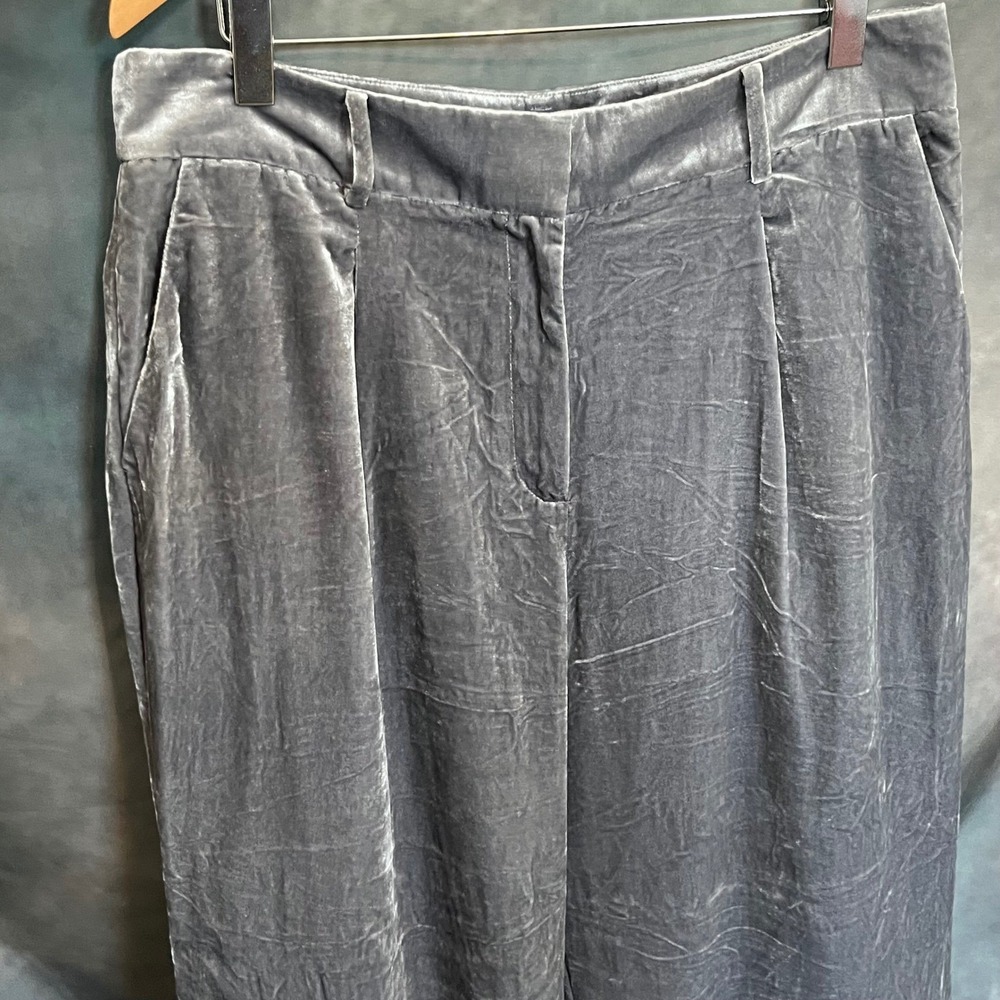 LOFT Grey Silver Velvet Wide Leg Pleated Pants Size 14 - Picture 2 of 5